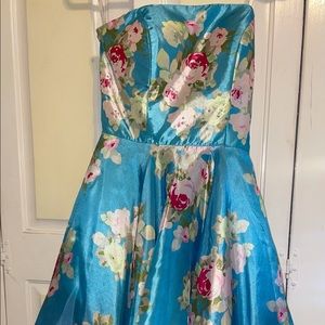 Camille La Vie strapless dress, size 4